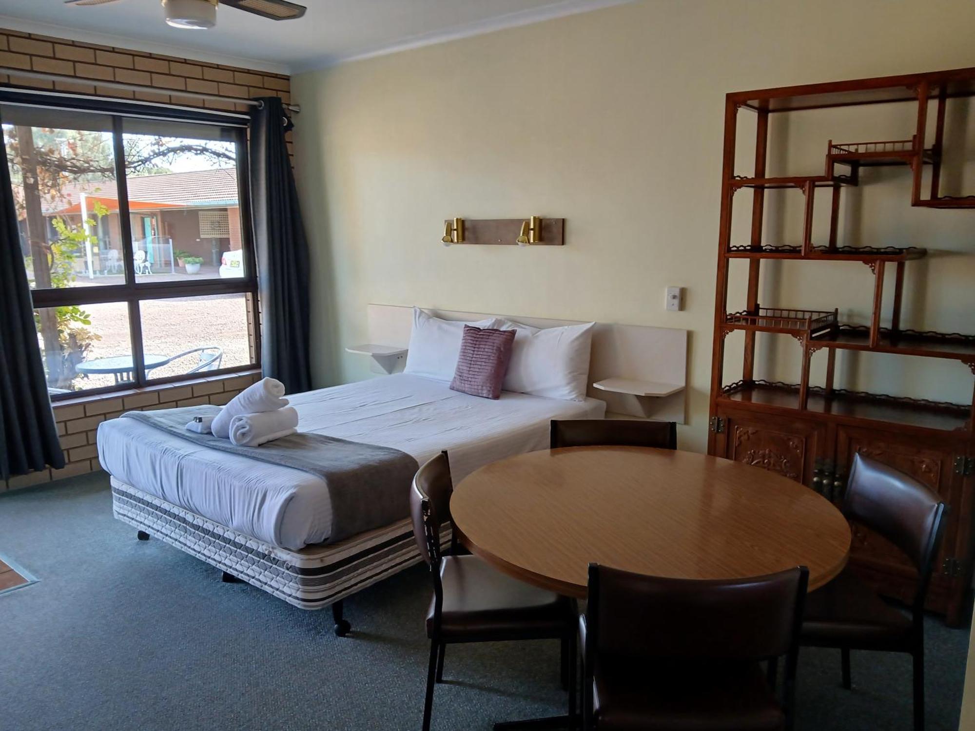 Birch Motel Tocumwal Previously Known As Kanimbla Motor Inn Exterior foto
