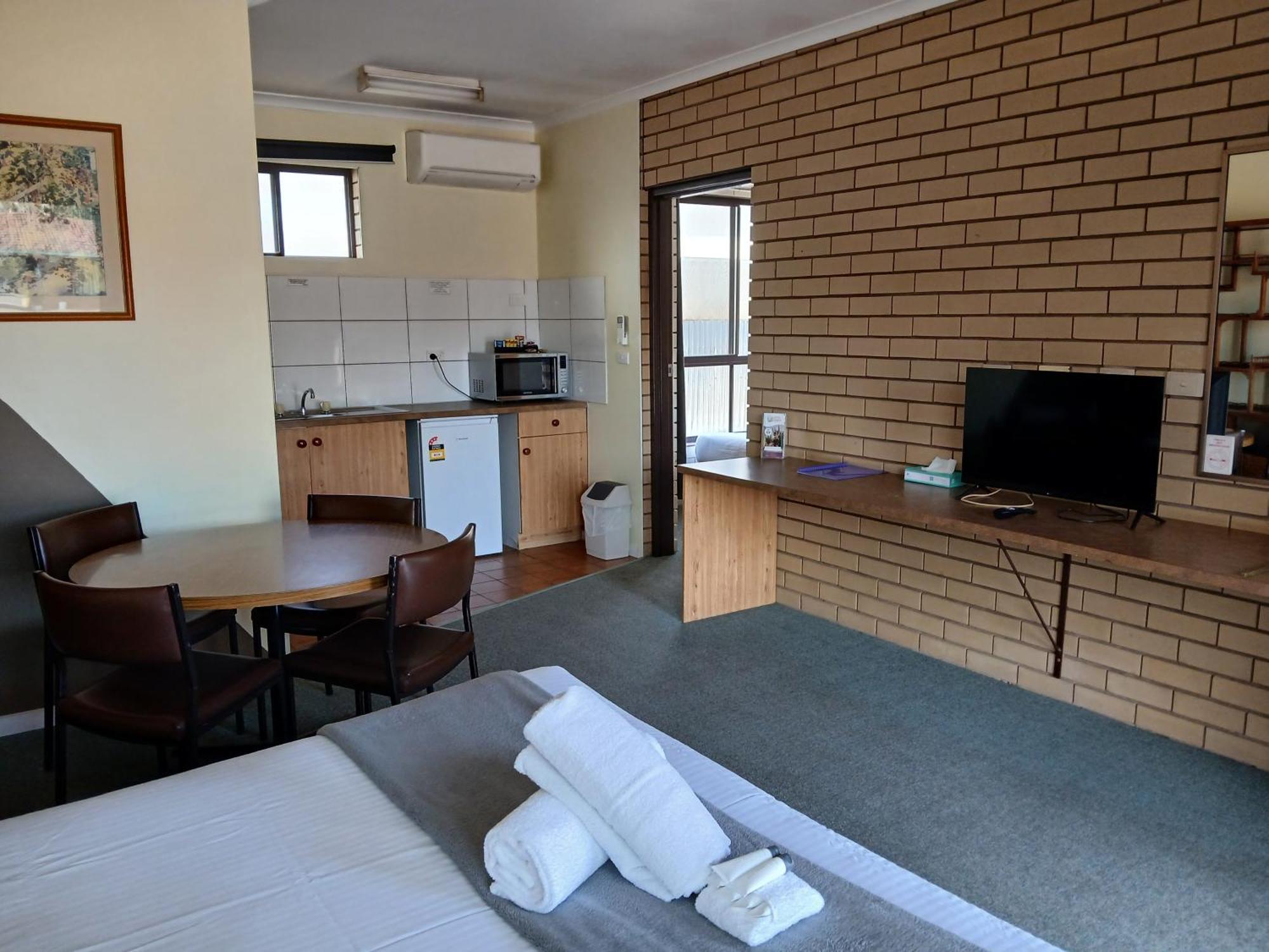 Birch Motel Tocumwal Previously Known As Kanimbla Motor Inn Exterior foto